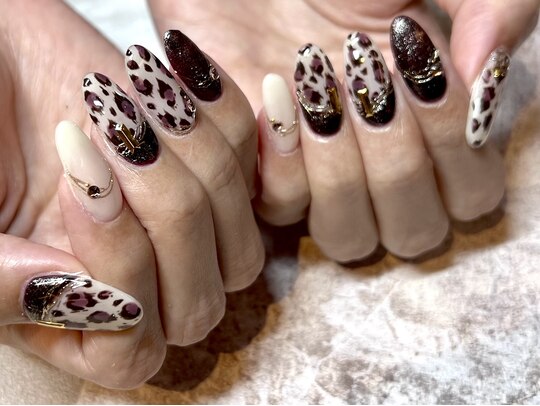 2025年冬】アニマル柄 冬のネイルデザイン集｜人気順｜ホットペッパー  