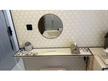 IF Beauty salon 西川口 [小顔コルギ/リンパマッサージ/痩身]の雰囲気（施術後はおしゃれなドレッサーでメイク直しOK♪）