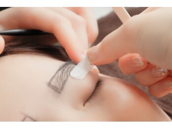 ヴィヴィエル 大阪駅前第1ビル店(viviell)の写真/似合う眉が分からない/眉毛が薄い・ない箇所がある…そんな眉の悩みはviviellにお任せ☆[アイブロウ/眉WAX]