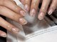 デューネイルスタジオ(dew nail studio)の写真/選べるデザインサンプルが豊富！トレンドのニュアンスネイルで指先を彩る♪