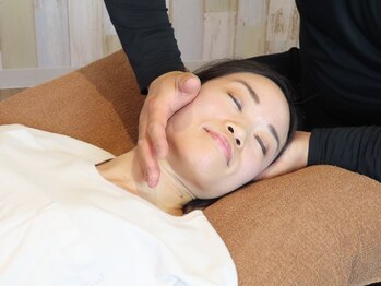 ふみらぼ 亀有の写真/【小顔効果即実感!!】頭蓋骨調整による全体のサイズ縮小＆筋肉をほぐし歪みやむくみを取れる一石二鳥施術♪