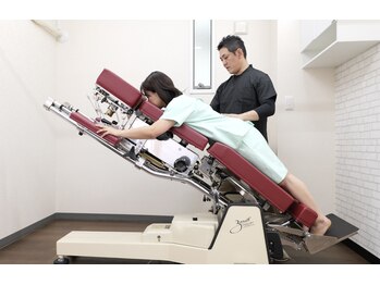 からくり整骨院/施術風景