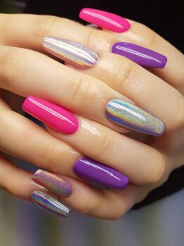 カラフル パレット(COLORFUL PALETTE)の写真/高技術のスタッフによるスカルプ、ジェル、チップまで多様な長さだし対応◎自爪にお悩みの方にも★