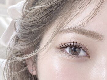 ディンプル(Dimple)の写真/韓国アイドルのようなきゅるんと可愛い目元へ♪絶妙な束感がどこから見ても無敵のヒロイン顔に大変身★
