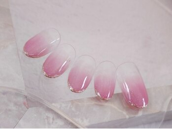 ディバイン ネイルズ(DIVINE NAILS)の写真/春ネイルで指先を彩る♪さりげないアクセントが魅力《6色から選べる大人ネイル¥5500》パラジェル+¥1000