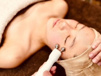 アマテ(Amate)/電気パルスでリフトアップ