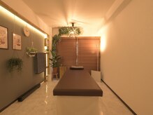 グレイ(GRAY)/カイロプラクティック 肩甲骨 顔