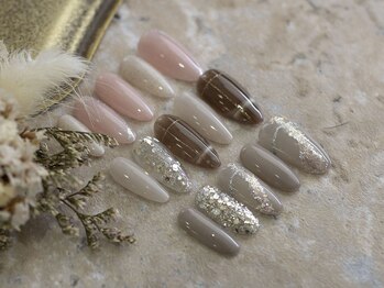 ネイルサロン レボルデ/今月のネイル4本デザイン