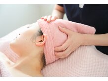 頭蓋骨から引き上げる小顔フェイシャル。首こり、肩こりにも！