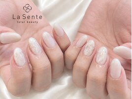 ホワイトニュアンスネイル