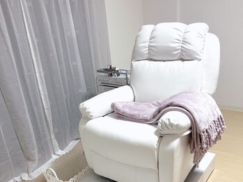 ビモア(Vimore)の写真/完全個室でリラックスできる時間を♪一人一人に合わせた丁寧な施術でなりたい目元を実現します＊