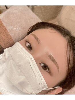 アイサロン ミナモ(Minamo)/セミアーチ眉とカールのまつ毛