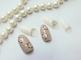 グレージュホロフラワーネイル