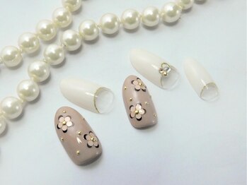 ネイルサロン ブランシュール(Nail Salon Blancheur)/グレージュホロフラワーネイル