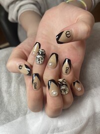 大人気ブランドロゴネイル