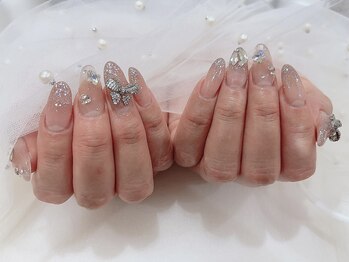 ネイル スパ ココプラス(Nail spa Cocoplus)/大人可愛い蝶々のワンホンネイル