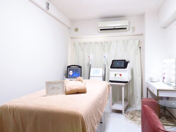 ベルフィーヌ 恵比寿店(BELFINE)/清潔感のある白基調のお部屋