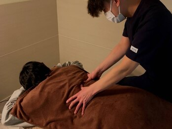 頭ぅ楽/資格保有者の部位集中マッサージ