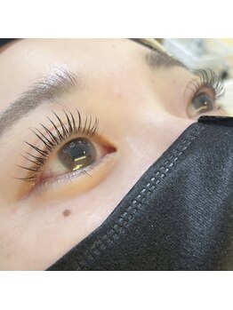 リアイズ 立町店(R:eyes)/根本から立ち上げデザイン