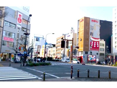 【矢場町交差点】やばとん向かい２階にあるピンクの看板が目印♪