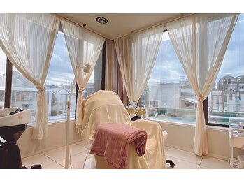 ラック 由比ヶ浜店(LUCK)の写真/【小さなお子様同伴OK】個室でゆったり施術◎普段のメイクがラクになるアイメニューございます！