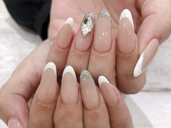 プラス セカンド(Plus 2nd)/白フレンチ×キラキラ