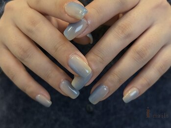 ひとくせ縦グラデーションネイル