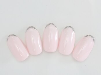キューセブンネイルラウンジ 浦和美園店(Q7 Nail Lounge)の写真/《ワンカラー税込¥3800～、デザインも決まった中からの定額メニュー》お仕事上アートが出来ない方にも◎