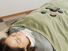 ねこちぐら/お腹onホットストーン