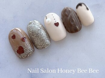 ハニービービー(Honey Bee Bee)/マットバレンタインネイル