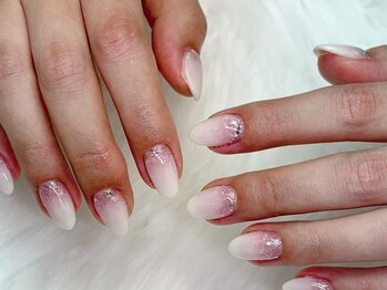 ネイルアート/白グラデーション