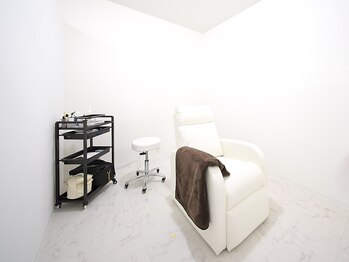 S.I.Gサロン エチュデイエ(etudier)の写真/頭の疲れを癒すヘッドスパ☆頭のコリをほぐし首,肩の疲れも解消!可愛くなるだけでなく、お疲れも癒します♪