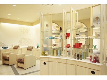 エイチ ツー オー クーオン阿倍野キューズ店(H2O)/セレクトコスメコーナー