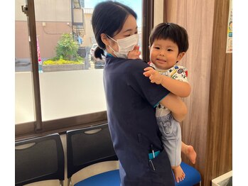 緑井あさひ接骨院/お子様とスタッフの様子★