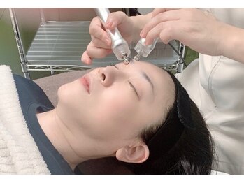 シンメトリー博多の写真/PCやスマホで酷使した目の疲れを解消◎目の周りの筋肉をほぐし、血行促進！目元パッチリで視界もクリアに☆
