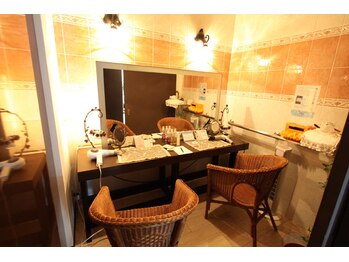 ロイヤル ボディ コンシャス(Royal Body Conscious)/パウダールーム