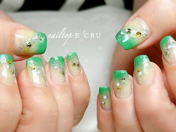 ネイルトップエクル(nail top E CRU)/