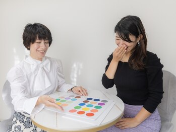 エピファニー 東京 銀座の写真/【より輝きたい女性にオススメのサロン♪】パーソナルカラー/顔タイプ/骨格診断/メイクアドバイス