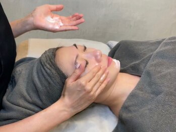 ラナン(Lanan)の写真/《新登場》12種のヒト細胞由来成分配合/リアボーテ取扱店♪お肌に悩んでいる幅広い女性におすすめ◎
