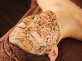 フィーリング(Feeling)の写真/自分史上最高を目指すプレ花嫁様へ*。小顔/美肌/魅せるデコルテへ導く最強ブライダル☆前撮りや結婚式に◎