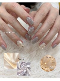 キラキラフラッシュネイル