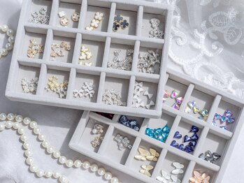 プエルト(PUERTO)/キラキラパーツ500円~