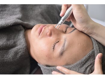 ラウラボ バイ ウォーヴォ(RAW LAB by UOVO)の写真/【エステ初心者でも◎】理容室併設のメンズ専門で毛穴洗浄体験!黒ずみやテカリ、いちご鼻が気になる方も!