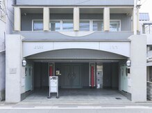 オレミア(Auremia)の雰囲気（今出川駅4番出口より徒歩3分◎この建物が目印です♪）
