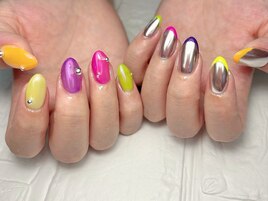 カラフルアシンメトリーネイル
