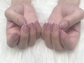 薄ピンクのラメグラ！YUI