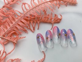 ゆめかわカラーのキラキラネイル