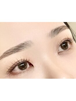 ナチュラル上品な目元にしたい