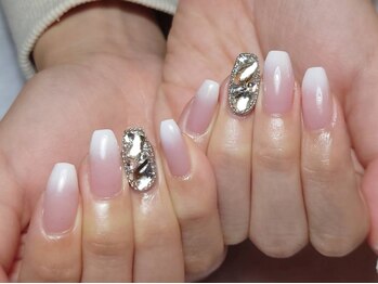 エクラ(eclat)の写真/シンプルだからこそ際立つ美しさ。爪に優しいフィルイン＆パラジェル施術で大人女性の理想の爪先に。