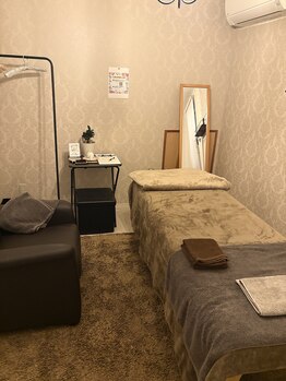 頭のオアシすぱ/内観 サロン部屋